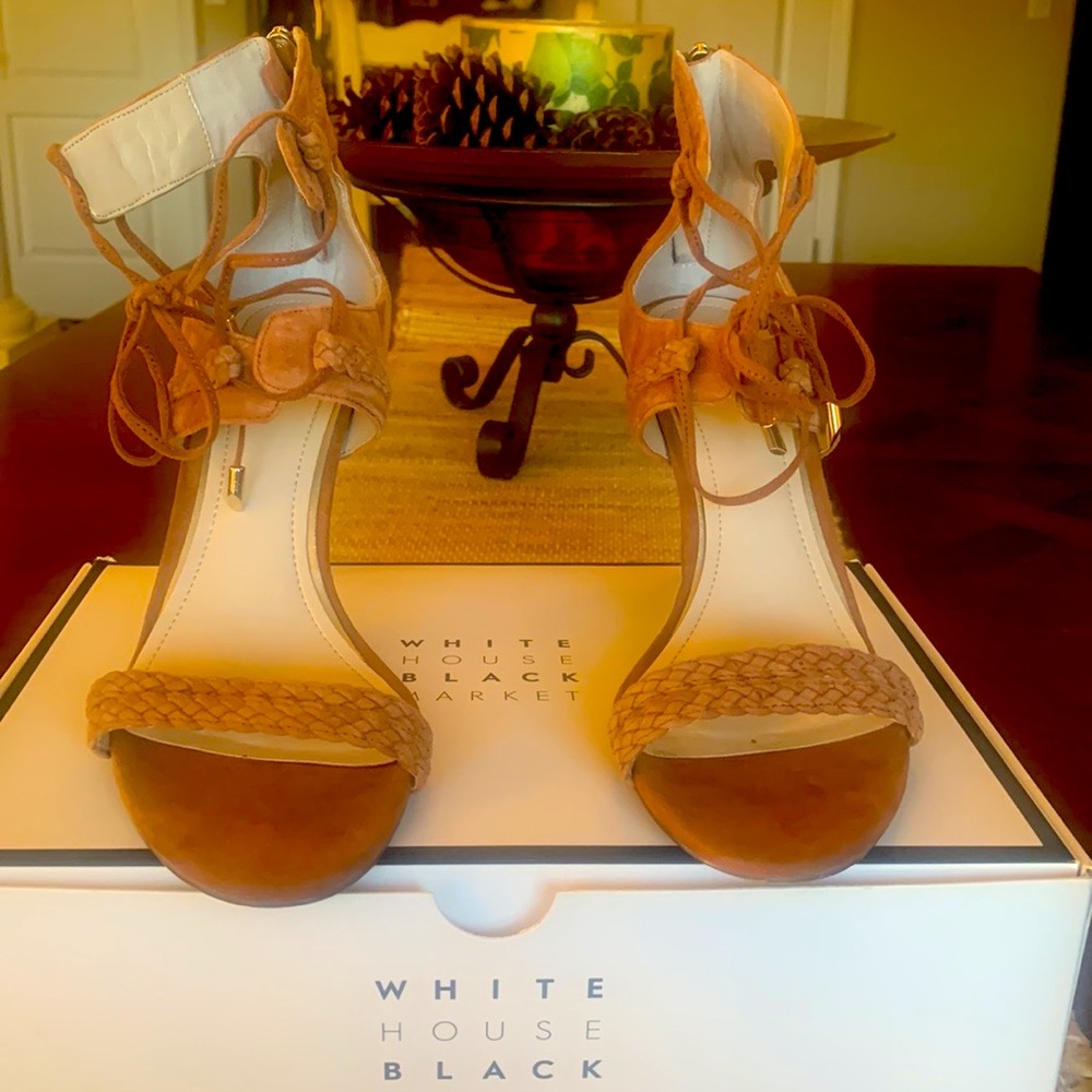 WHBM Strappy 3.5” Heel, Serenity Side Braided Suede Sandal in Clay.